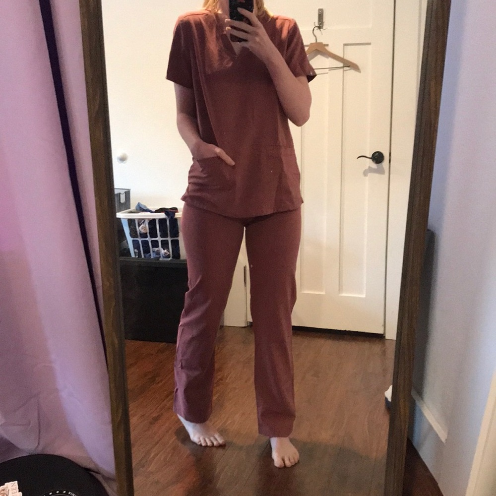 mauve FIGS small scrub top & bottom